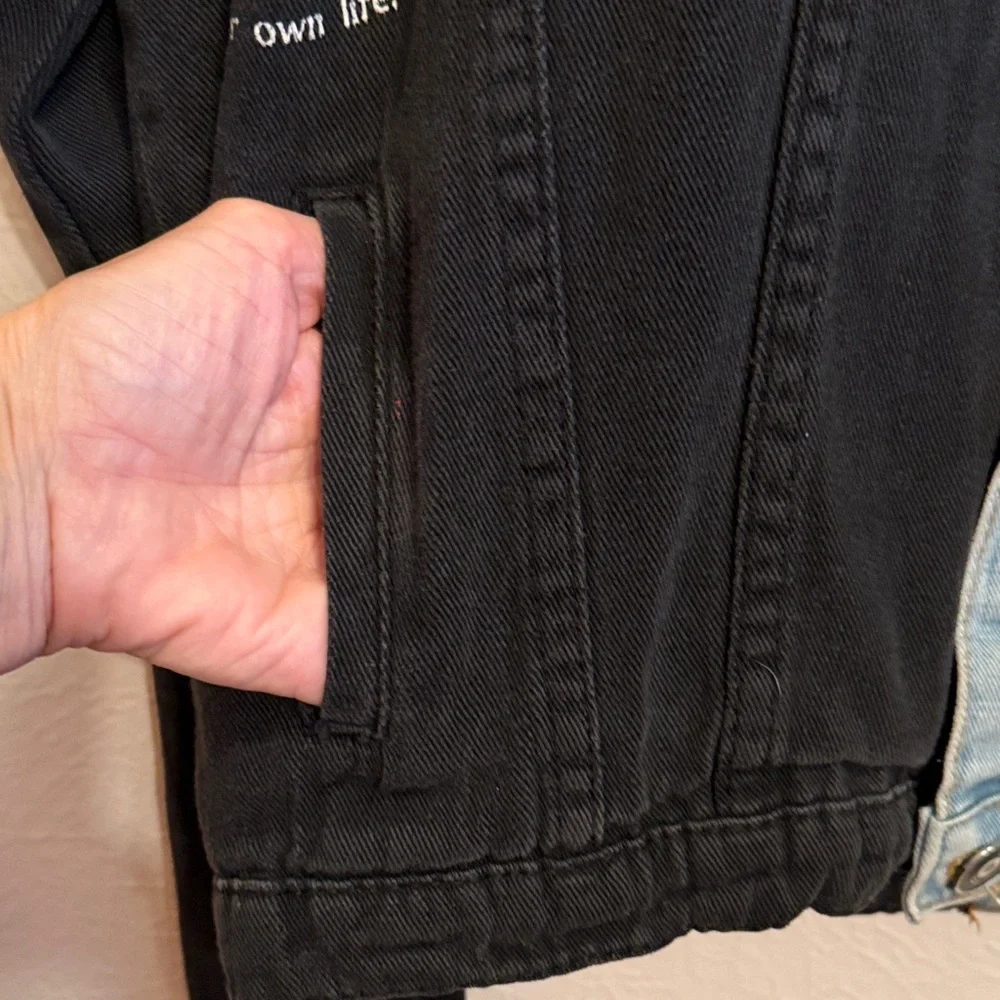 ☯️☯️☯️BOGOHO ☯️☯️☯️Two-Tone Denim Jacket with Graphic Details - Picture 6 of 16